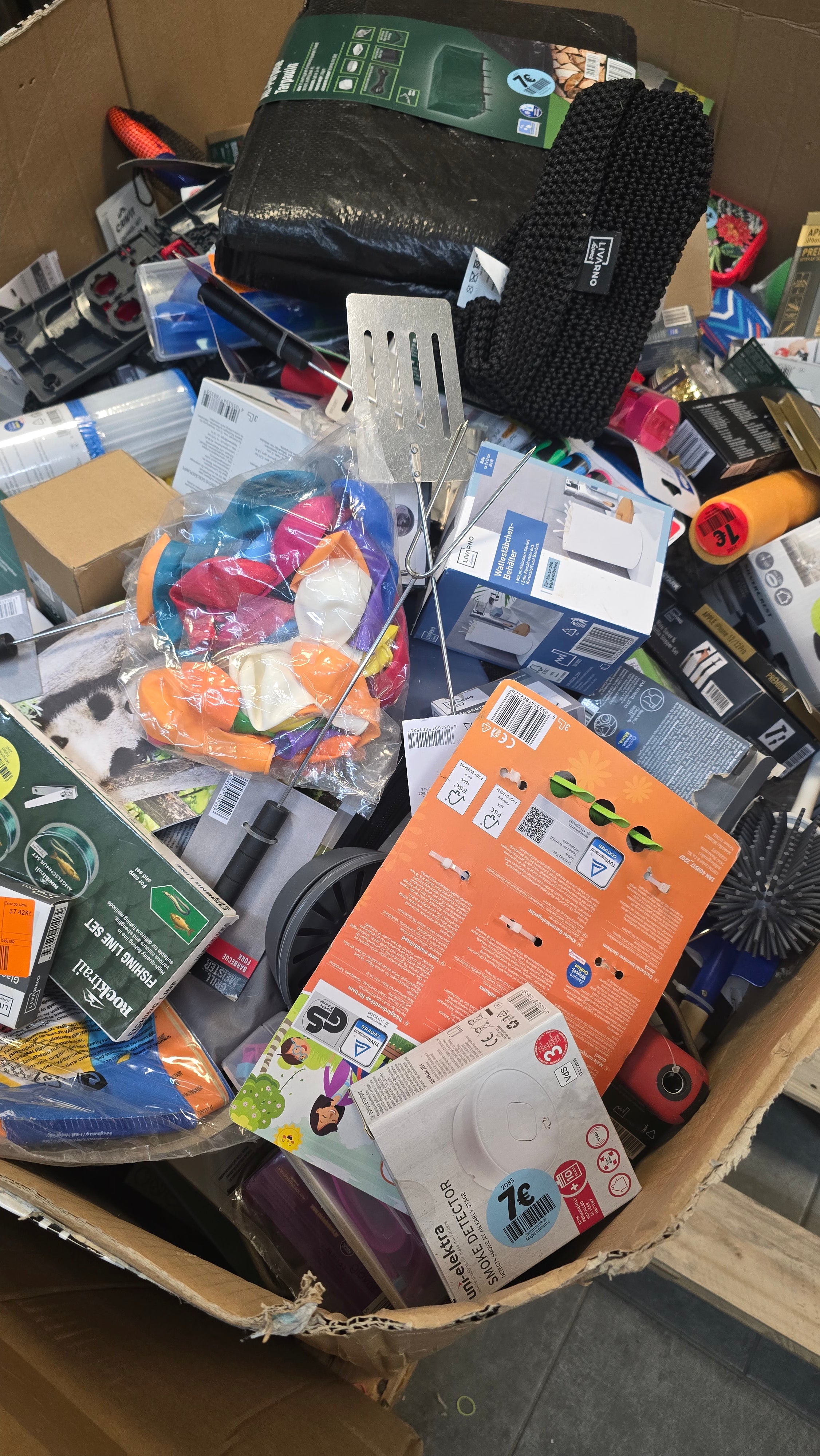 BANCALE DI OLTRE 300 PEZZI