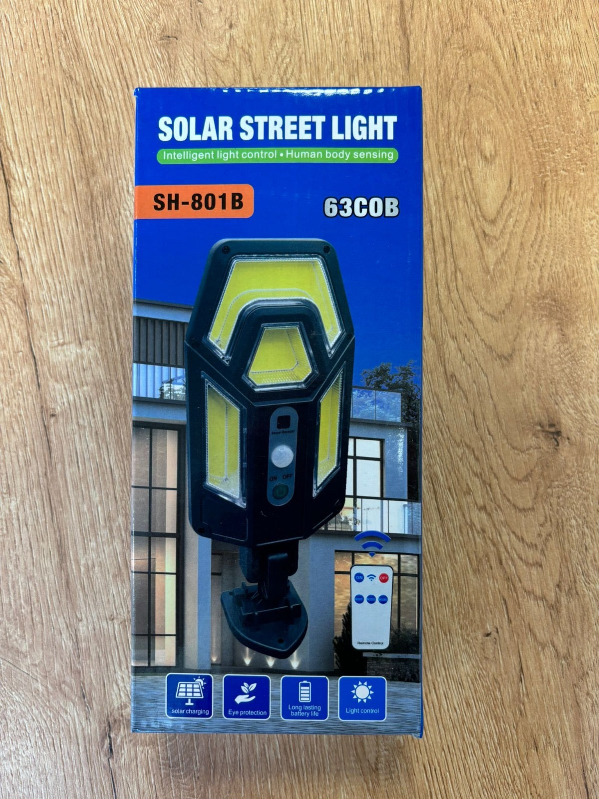 Faro a luce solare con sensore movimento