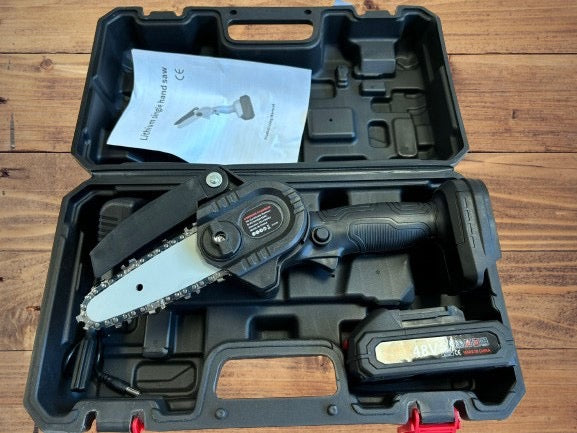 Motosega con una batteria