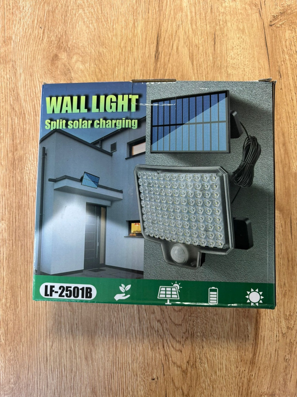 Faro a luce solare con sensore movimento