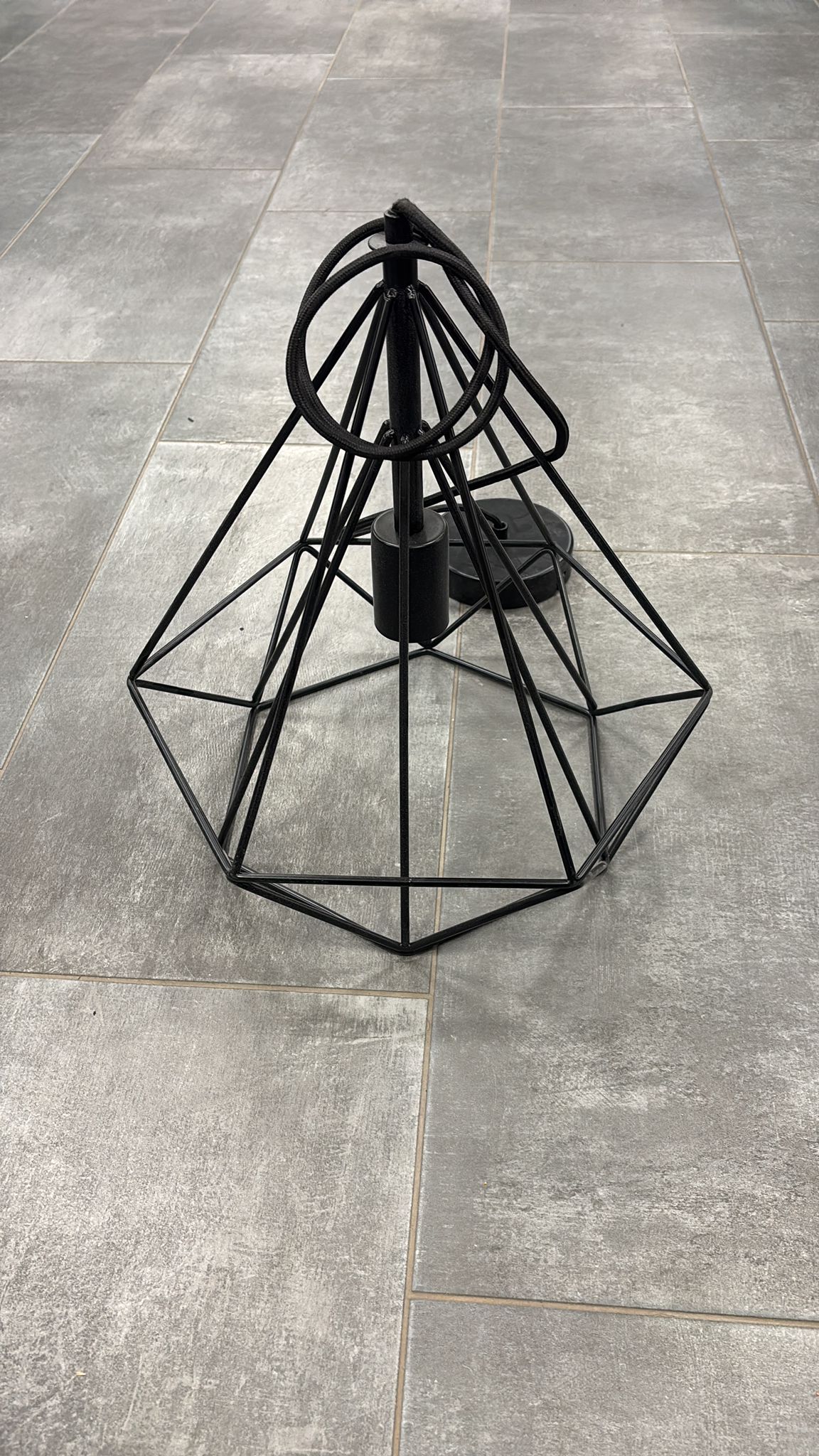 Lampadario  a forma di diamante  a sospensione  in 3 differenti colorazioni