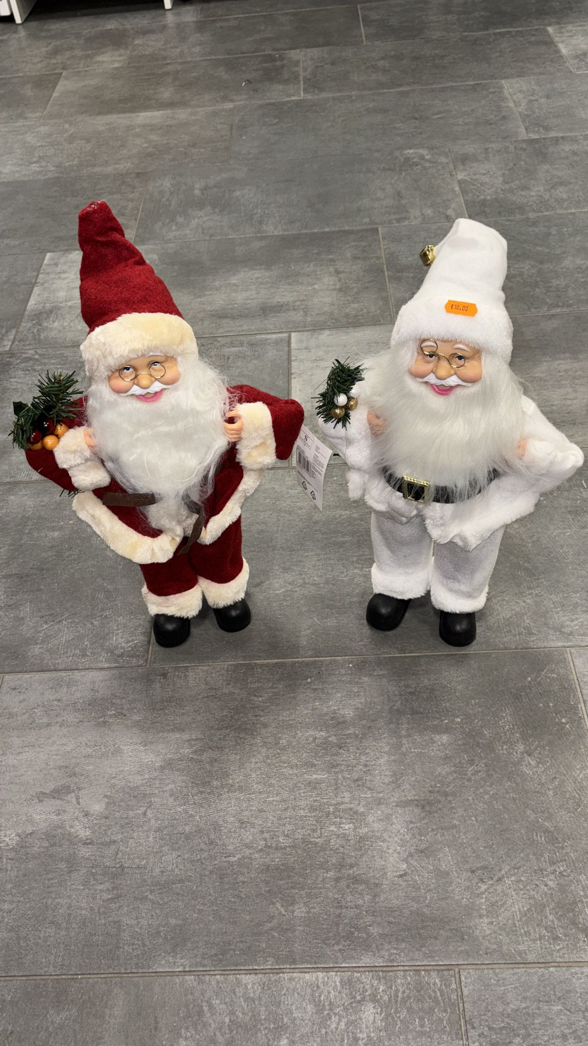 Babbo Natale  medio disponibile in due varianti