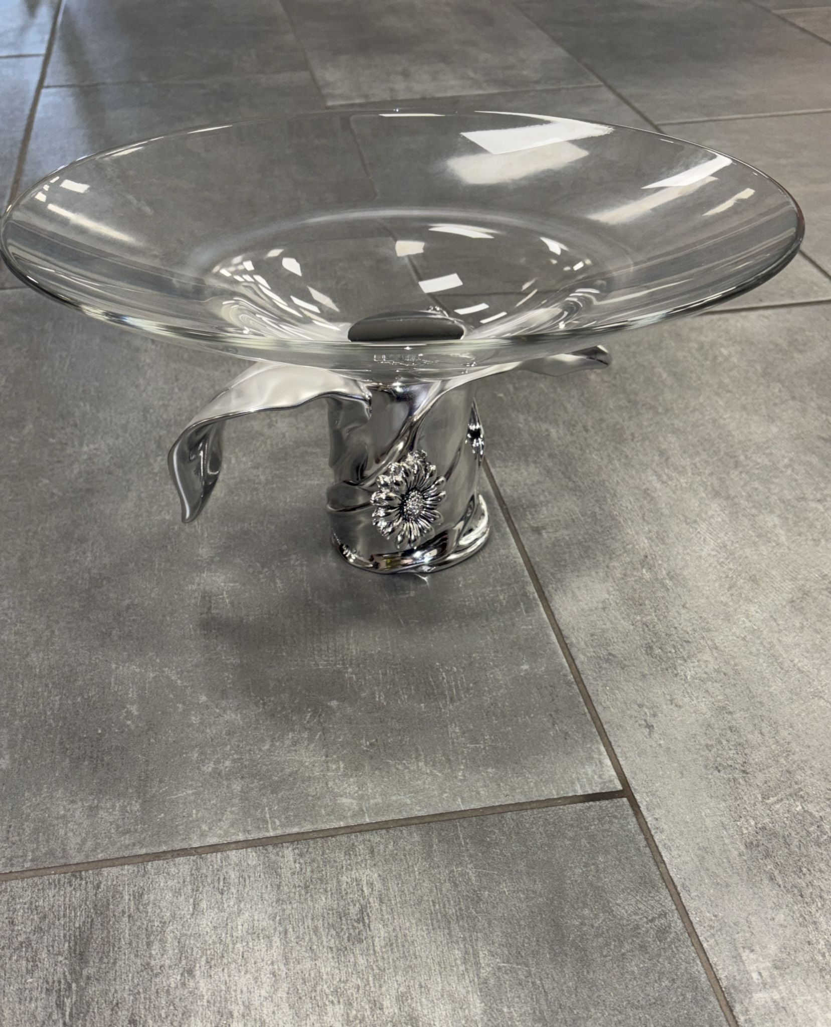 BONGELLI PREZIOSI - ALZATINA CENTROTAVOLA MODERNA IN VETRO CON PIEDE DECORATO COLOR ARGENTO