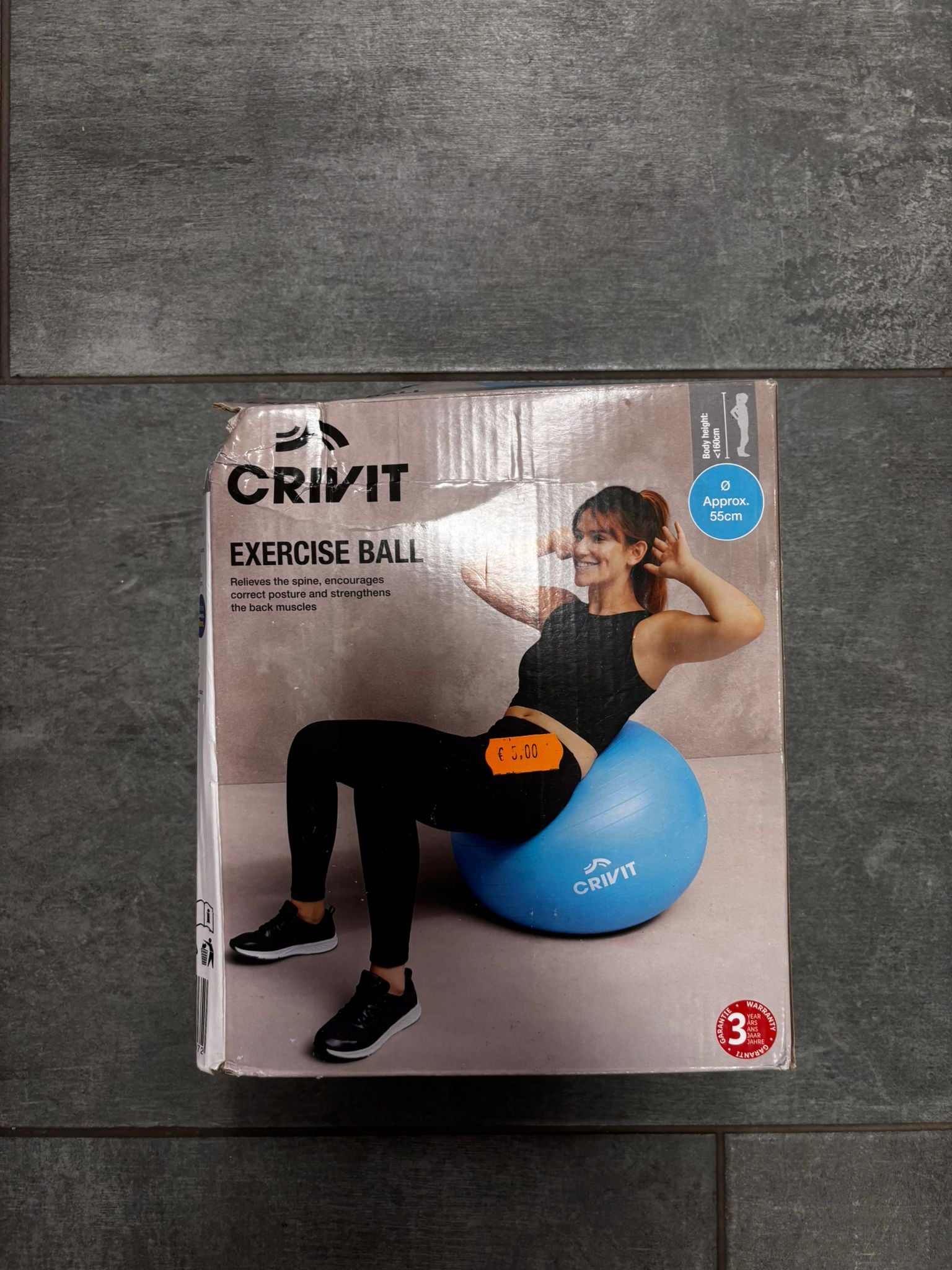 Palla da ginnastica da 55cm Allieva la colonna vertebrale, per una postura corretta e rafforza i muscoli posteriori, con protezione anti sfogo  Disponibile blu o nera