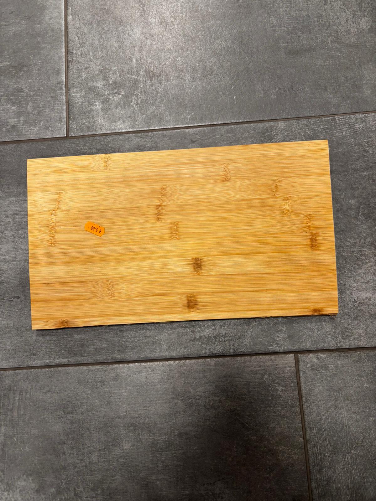 Tagliere in legno a mensola antiscivolo