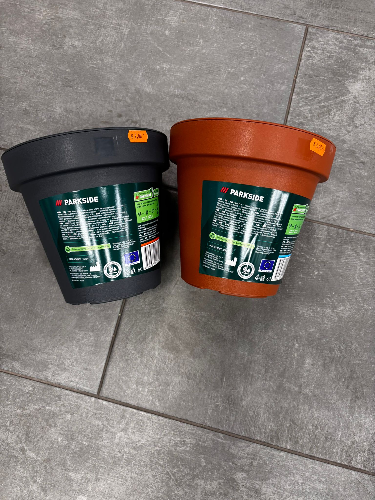 Vaso Parkside in plastica per fiori, ideale anche per erbe aromatiche e piante grandi, resistente a pioggia ed intemperie, con un diametro di 20cm Disponibile in due colorazioni