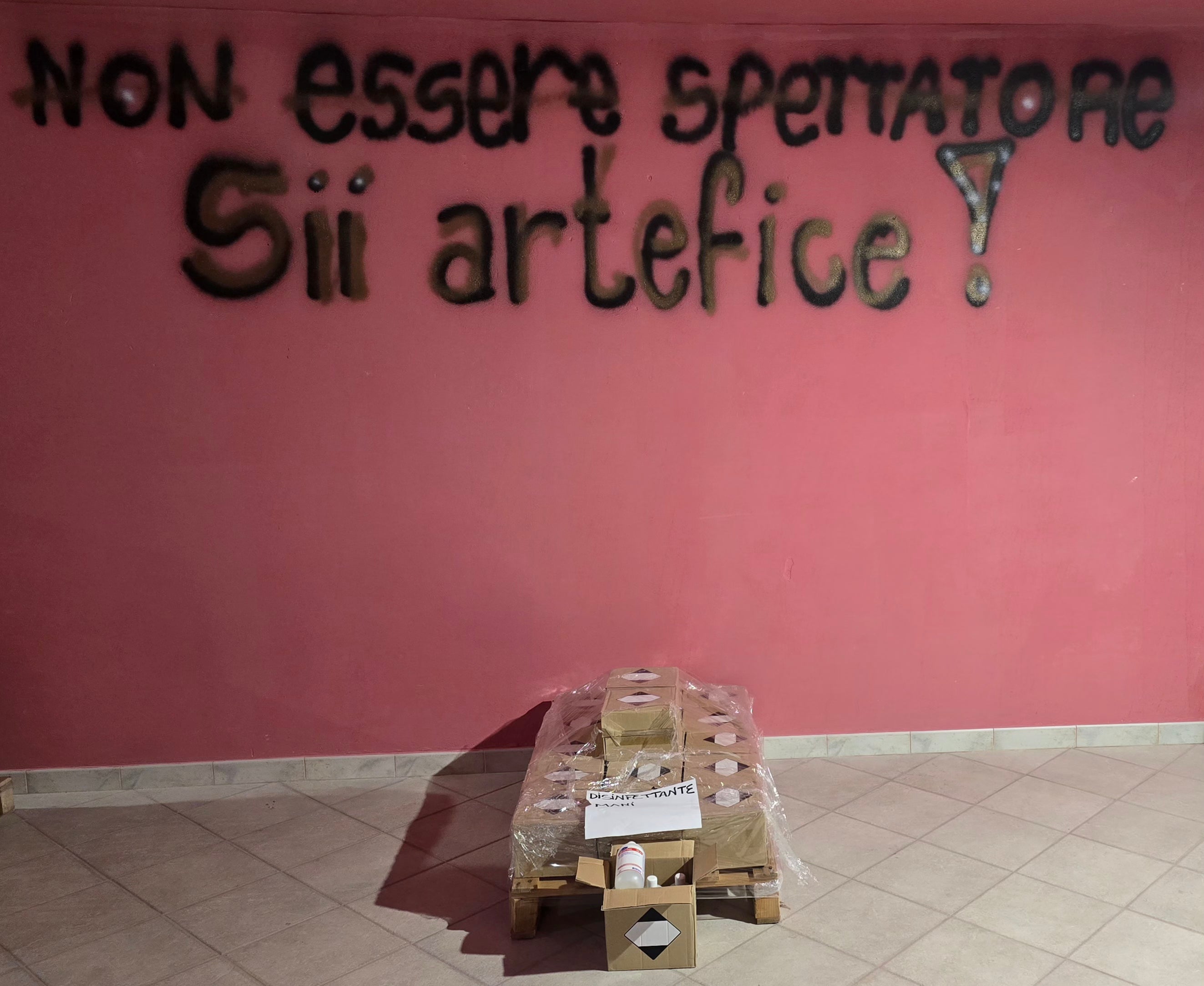 STOCK DI GEL DISINFETTANTE PER MANI DA 500ML, 100 PEZZI