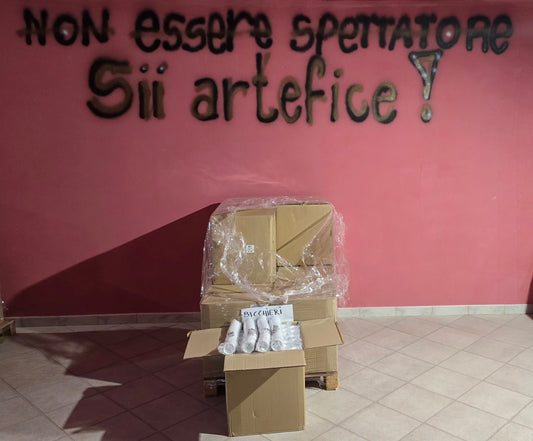 STOCK DI BICCHIERI DA CAFFE IN PLASTICA DA 100 UNITÀ, 240 PEZZI